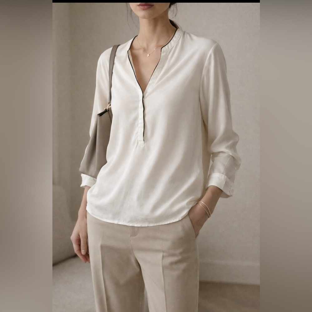 Banana Republic 100% Silk Ivory V-Neck Blouse Size Large Classic Career Top